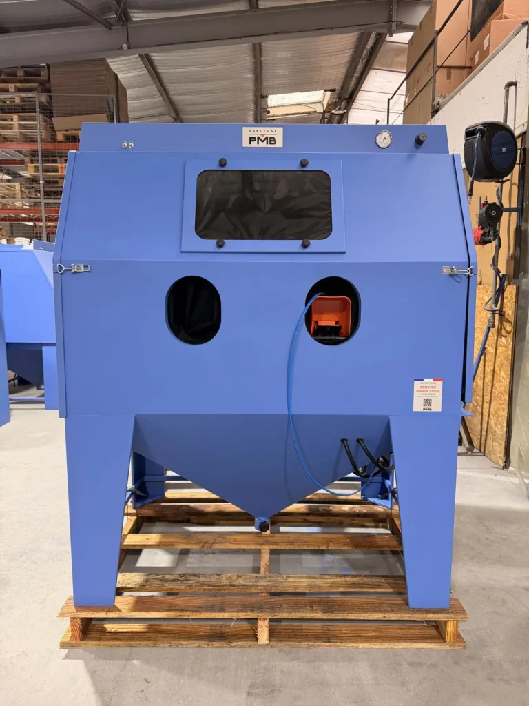 Sablage et traitement de surface : l’effervescence dans les ateliers de PMB