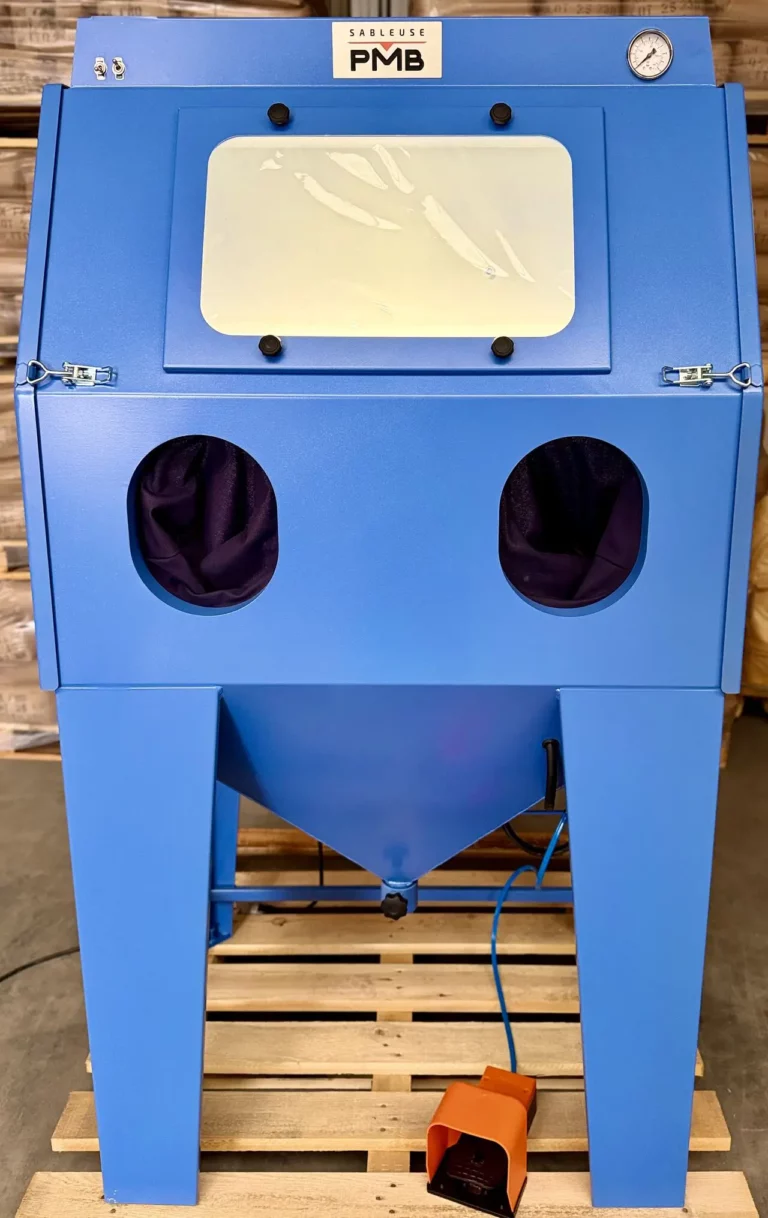 Sableuse plasturgie : Comment nettoyer vos vis d&rsquo;extrusion sans les endommager ?